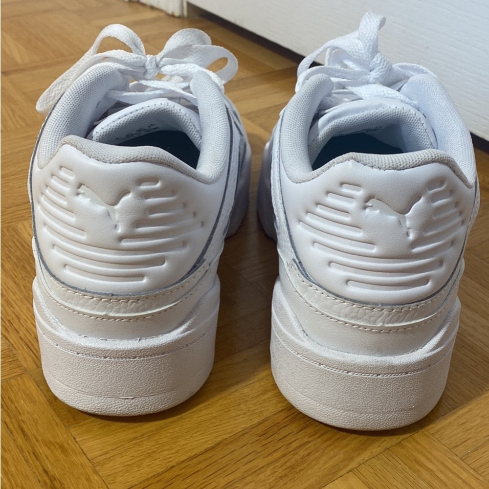 Women’s Puma Slipstream Athletic Comfy White Running Shoes Sneakers Size 6.5 - Picture 3 of 7